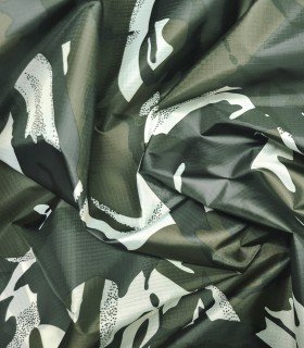 Light waterproof fabric for linings, umbrellas and more camouflage print