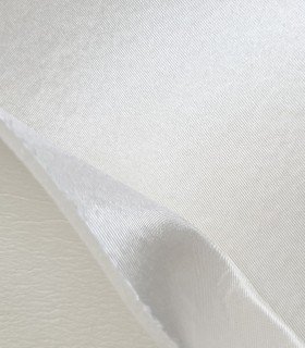 Tissu blanc avec mousse pour carnaval